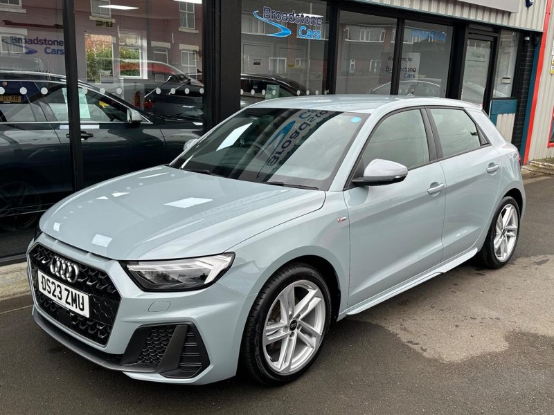 AUDI A1