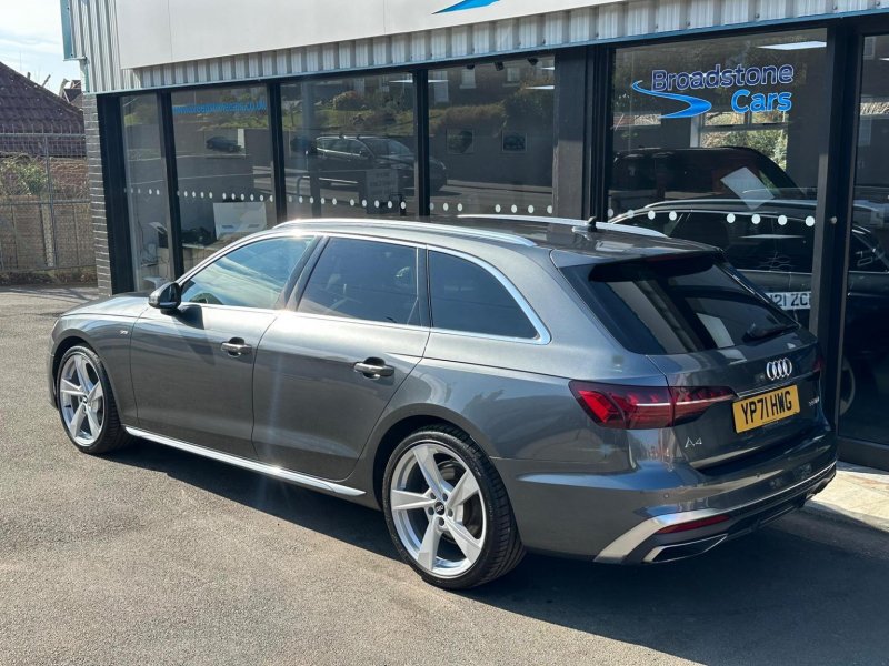 AUDI A4 AVANT