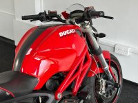 DUCATI MONSTER 696