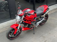 DUCATI MONSTER 696