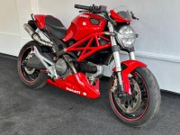 DUCATI MONSTER 696