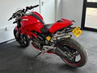 DUCATI MONSTER 696