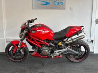 DUCATI MONSTER 696