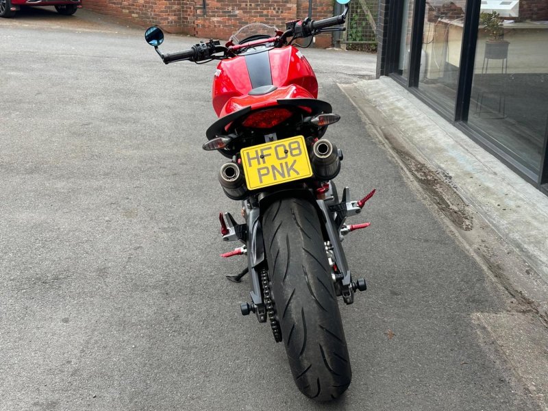 DUCATI MONSTER 696