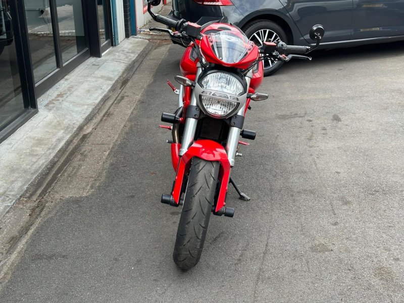 DUCATI MONSTER 696