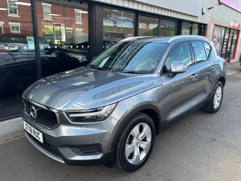 VOLVO XC40