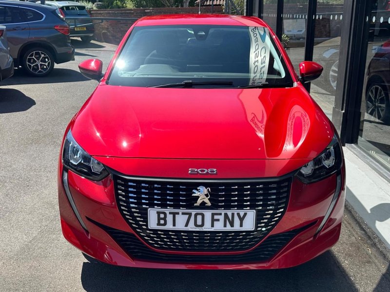 PEUGEOT 208