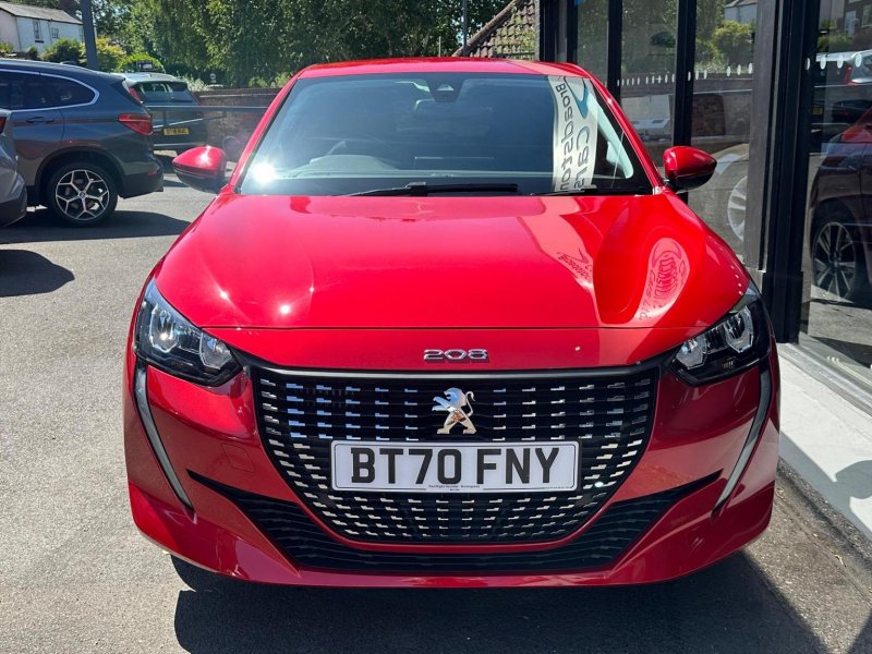 PEUGEOT 208