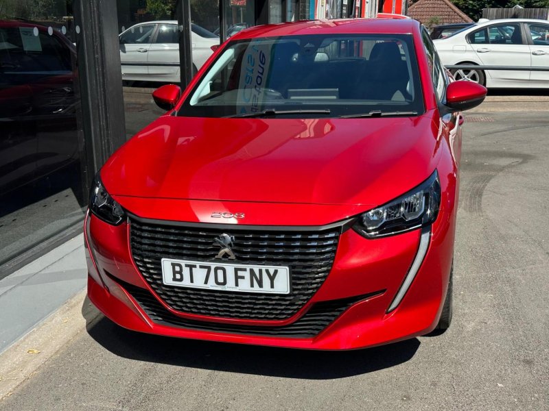 PEUGEOT 208