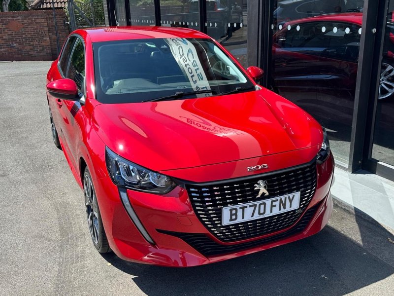 PEUGEOT 208