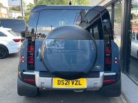 LAND ROVER DEFENDER 110